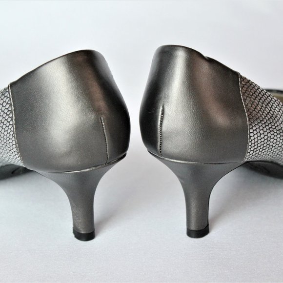 Anne Klein Finn Pump in Pewter Metallic - Picture 3 of 6